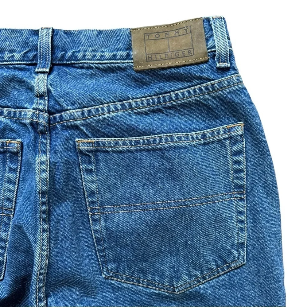 Vintage Tommy Hilfiger men’s 90s straight leg blue denim jeans 33x34 Y2K